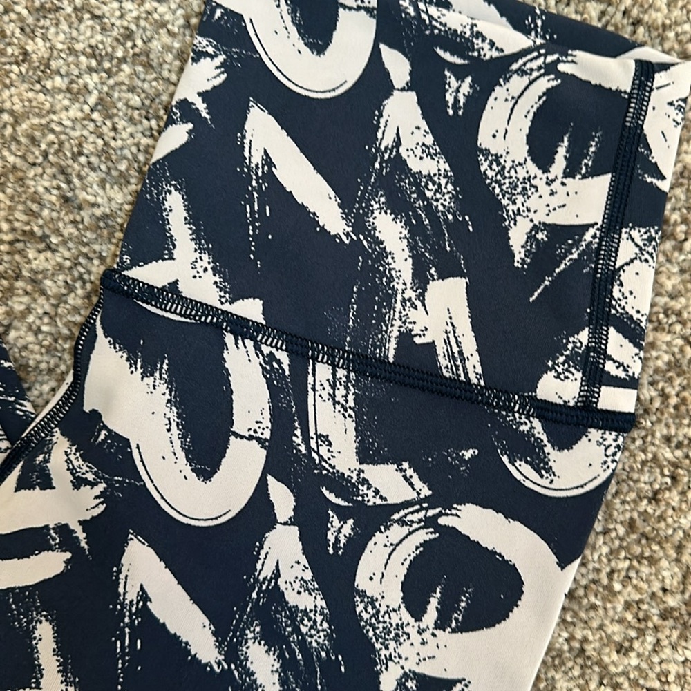 Lululemon Wunder Under Crop (High Rise) • Graffiti Pop Antoinette True Navy - Picture 2 of 7